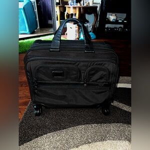 Tumi Alpha Deluxe 4 wheel expandable laptop briefcase